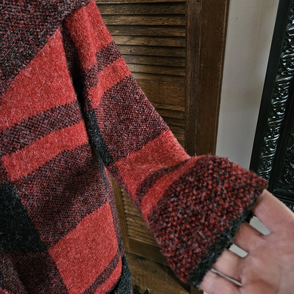 Striking cotton blend cardigan. - Picture 9 of 10